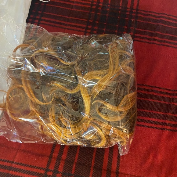 Beautiful unused 3 Ombré color  wig - Picture 3 of 8